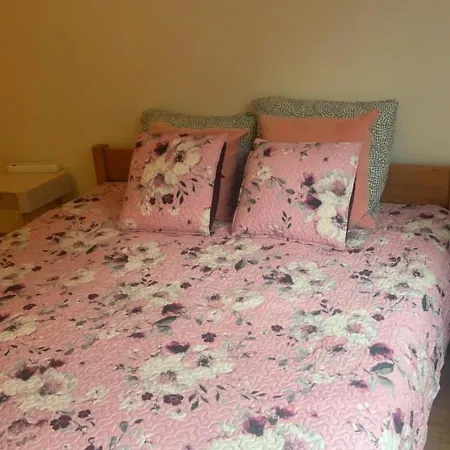 01 De Casal Os Demais Comodos Da Casa Serao De Uso Compartilhado Habitación en casa particular