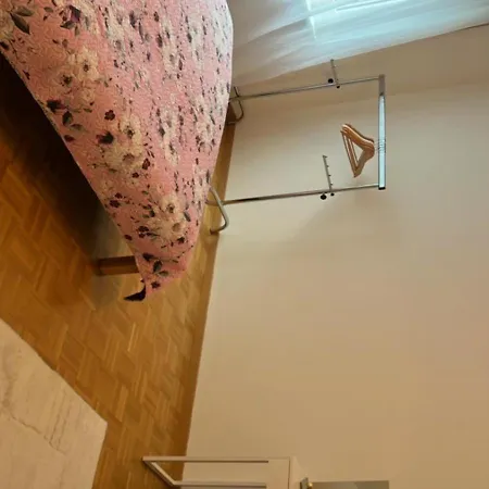 01 De Casal Os Demais Comodos Da Casa Serao De Uso Compartilhado *